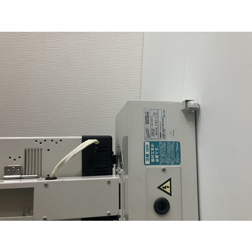 ＮＡＫＡＴＯＭＩ　遠赤外線電気ヒーター　２灯式　三相２００Ｖ　ＩＦＨ−２０ＴＰ IFH-20TP