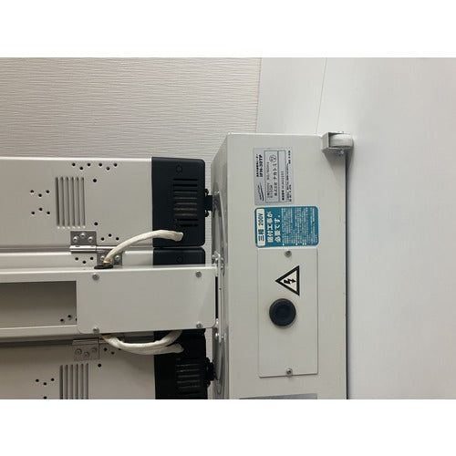 ＮＡＫＡＴＯＭＩ　遠赤外線電気ヒーター　３灯式　三相２００Ｖ　ＩＦＨ−３０ＴＰ IFH-30TP